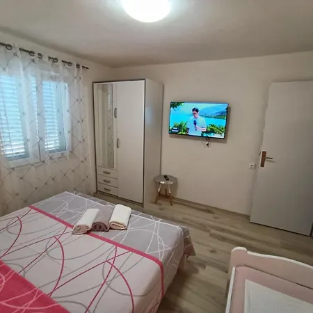 Eljuga Family Apartment *